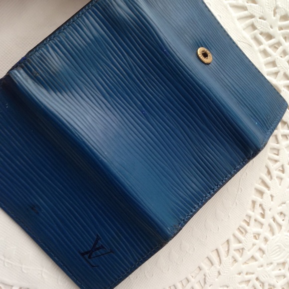 Authentic, Louis Vuitton, Blue Epi Leather 4-Hooks - Picture 9 of 9